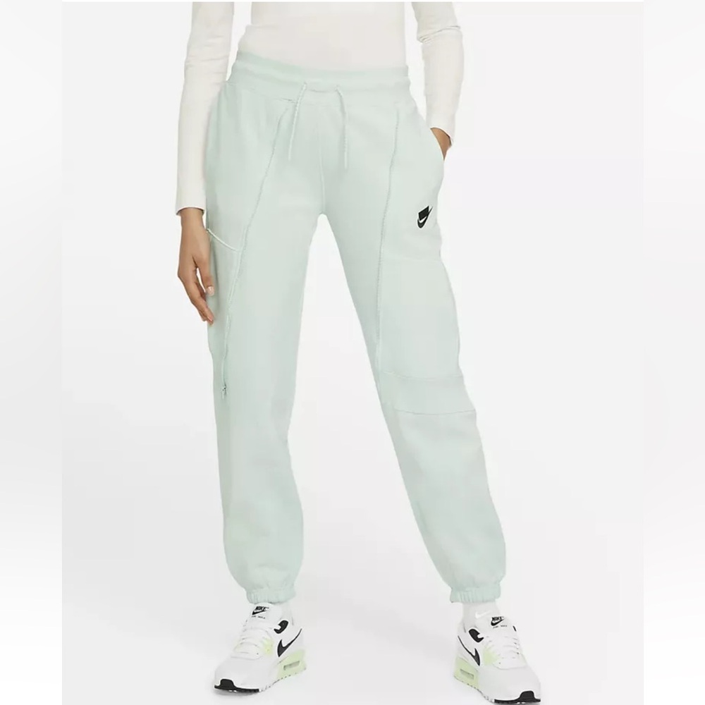 NWOT Nike Sportswear Fleece Joggers in Barely Green Sz large